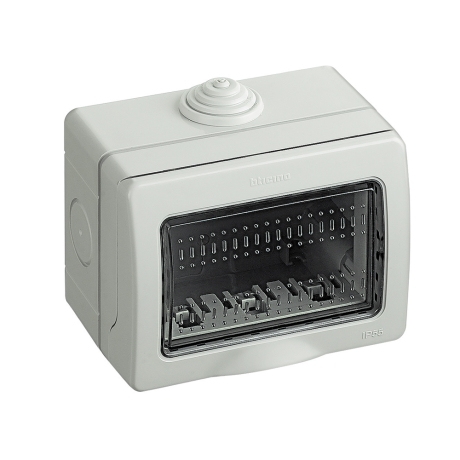 Caja para adosar 3 módulos c/tapa transparente Idrobox Matix IP55